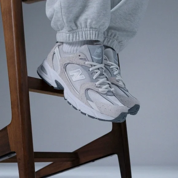 New Balance Light Gray Running Shoes - RARE - Picture 2 of 3